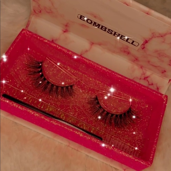 Lashes - Picture 1 of 2